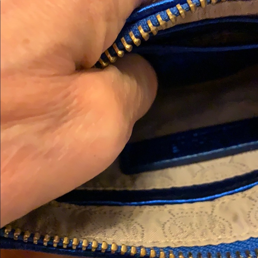 Michael Kors beautiful blue sequin bag - Picture 7 of 8